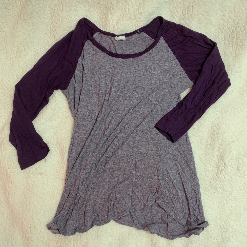 PLUM 3/4 SLEEVE TEE ⚡️TWO FOR $15⚡️ - Picture 2 of 2
